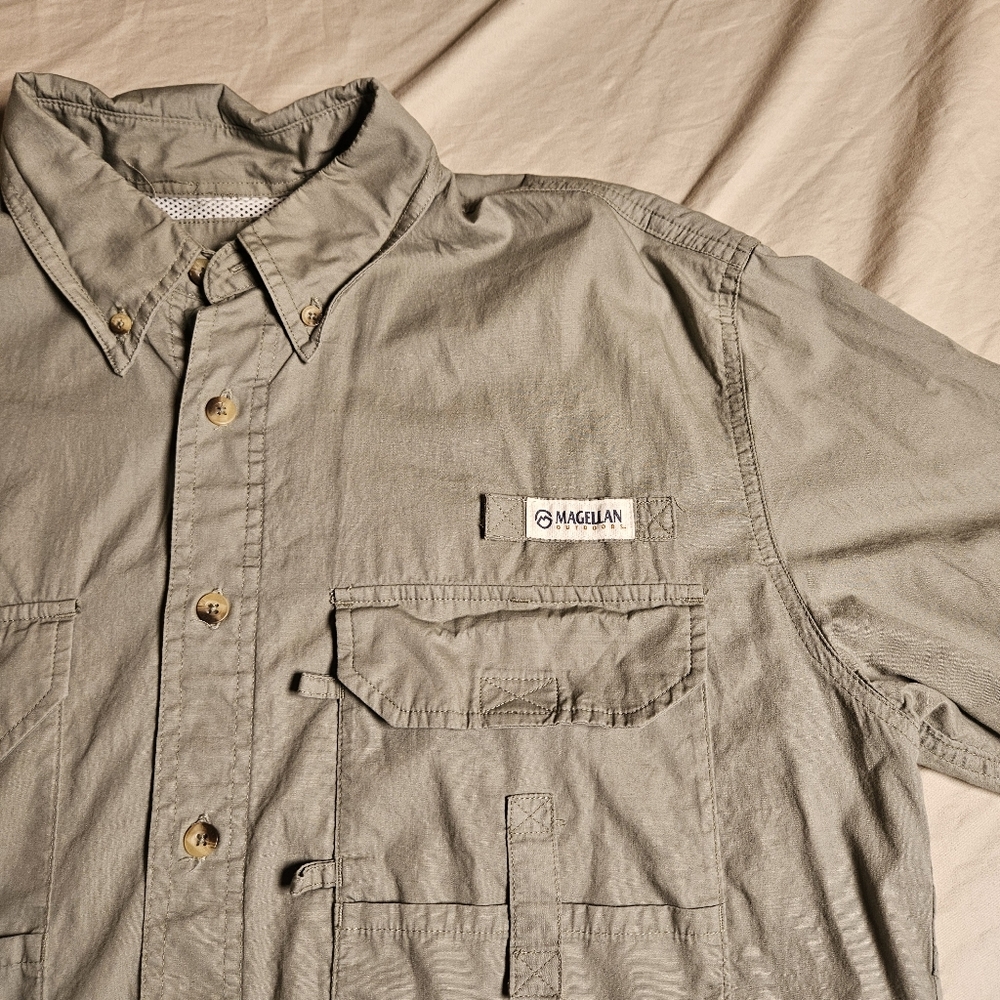 Magellan Outdoors Men's M Medium Lake Fork Fish Gear Vented Mag Release Khaki